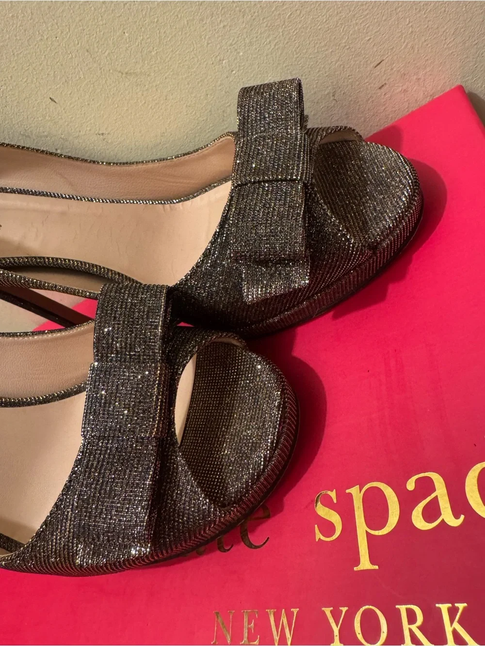 Kate Spade Felisha Bronze Lurex Glitter Bow Peep Toe Pumps Heels Made in Italy